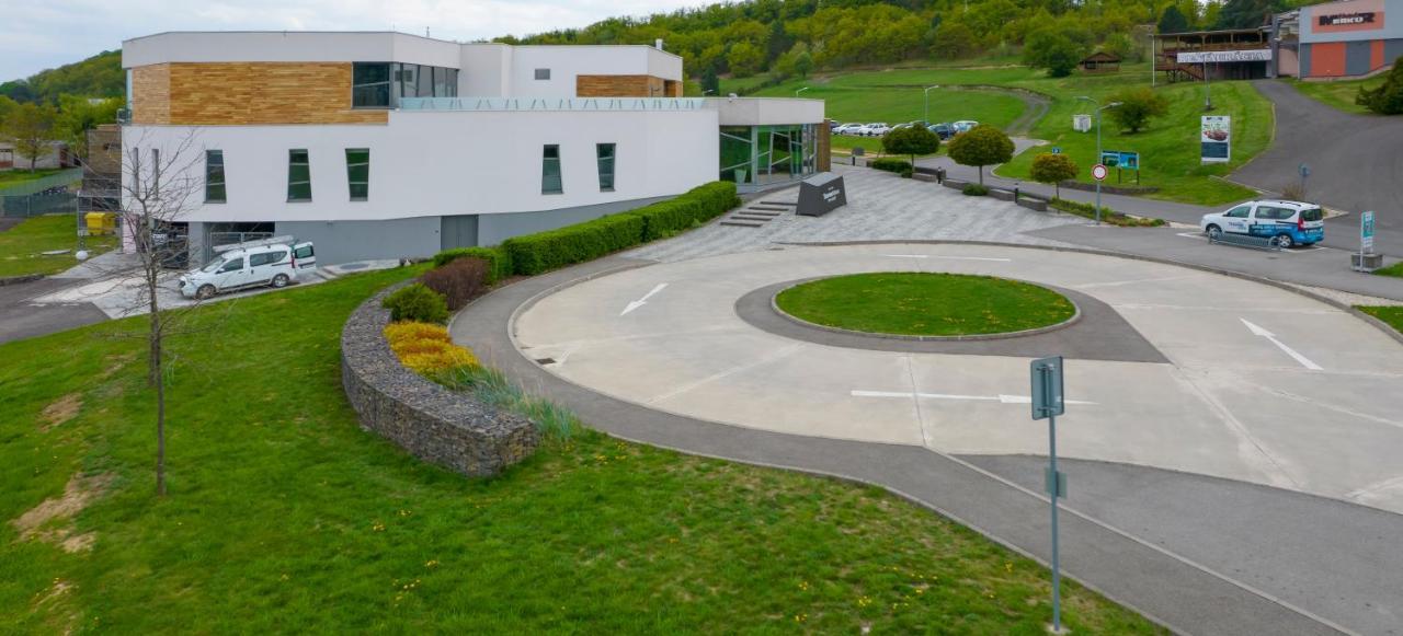 Hotel Thermal ŠÍRAVA Kaluža Exteriér fotografie